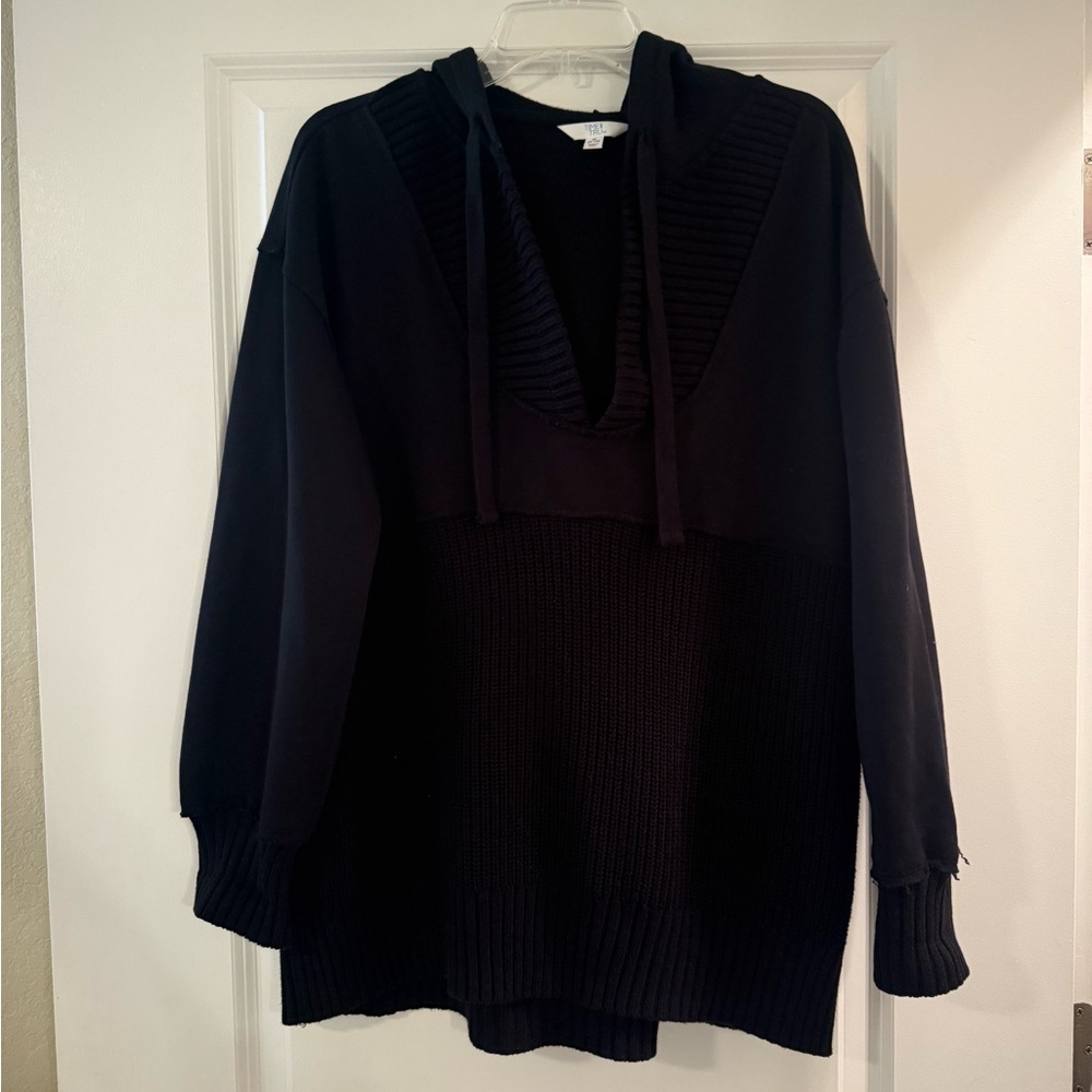 Time and Tru Women's Black V-Neck Sweater